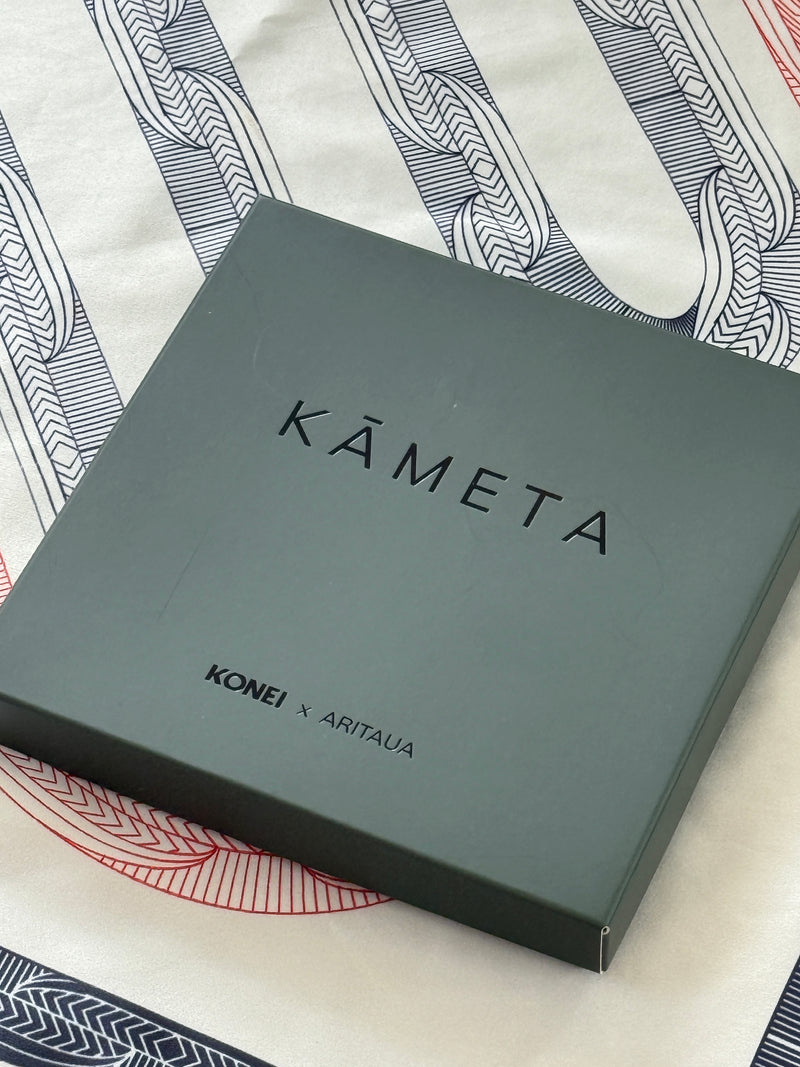 Kāmeta Satin - Takirau