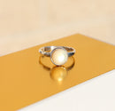 La Stèle Mother of Pearl Circle Ring