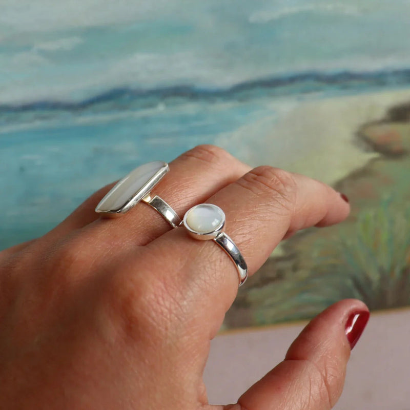 La Stèle Mother of Pearl Circle Ring