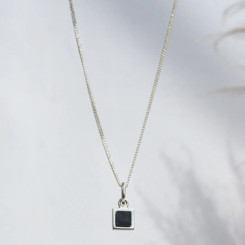 La Stèle Black Onyx Petite Necklace